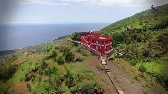 Gira Lua Pension Igreja